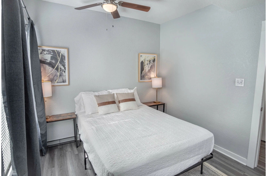 Wonderful 3 BR 2 BA Near Downtown