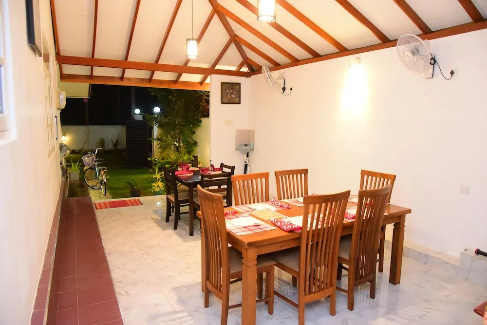 White Villa Airport Transit Hotel