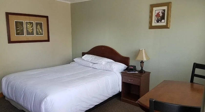 Birch Knoll Motel