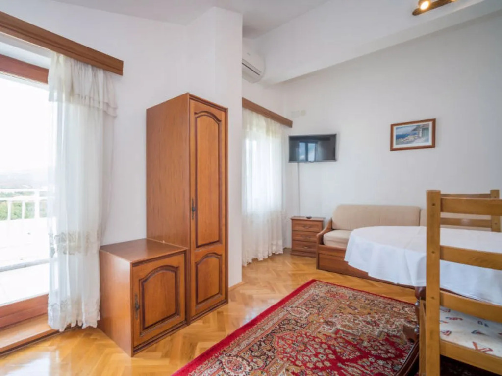 Apartment Fuma St.Georges-de-Montclard 18265