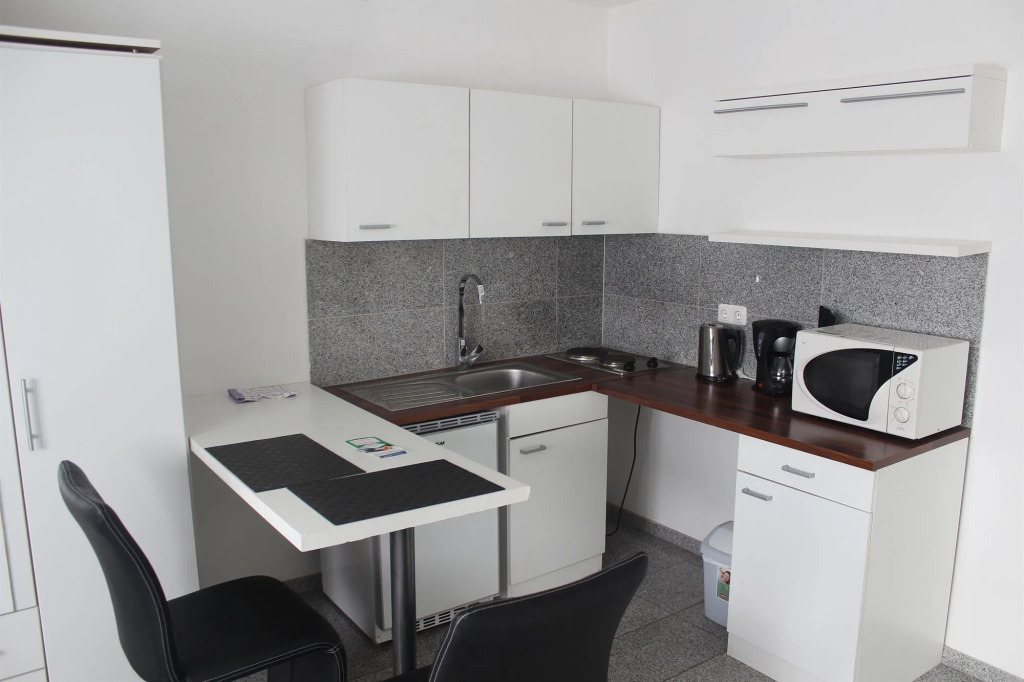 Lipp Apartments