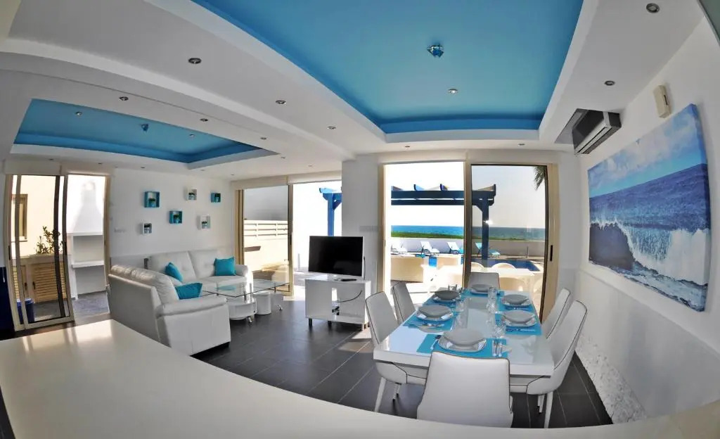 Villa Waves