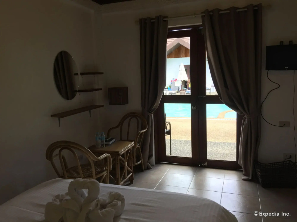 SunzEn Palawan, Resort