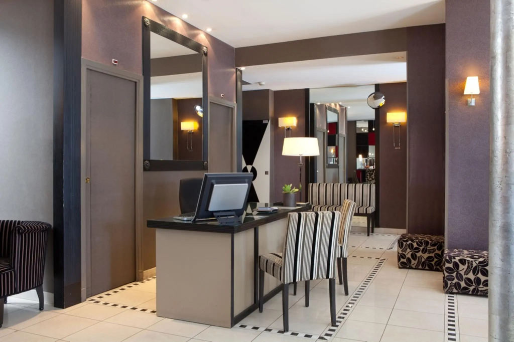 Hotel Eiffel Seine