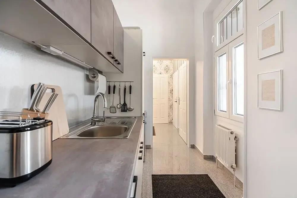 Sophies Place Yppenplatz - Imperial Lifestyle City Apartments Vienna Parking