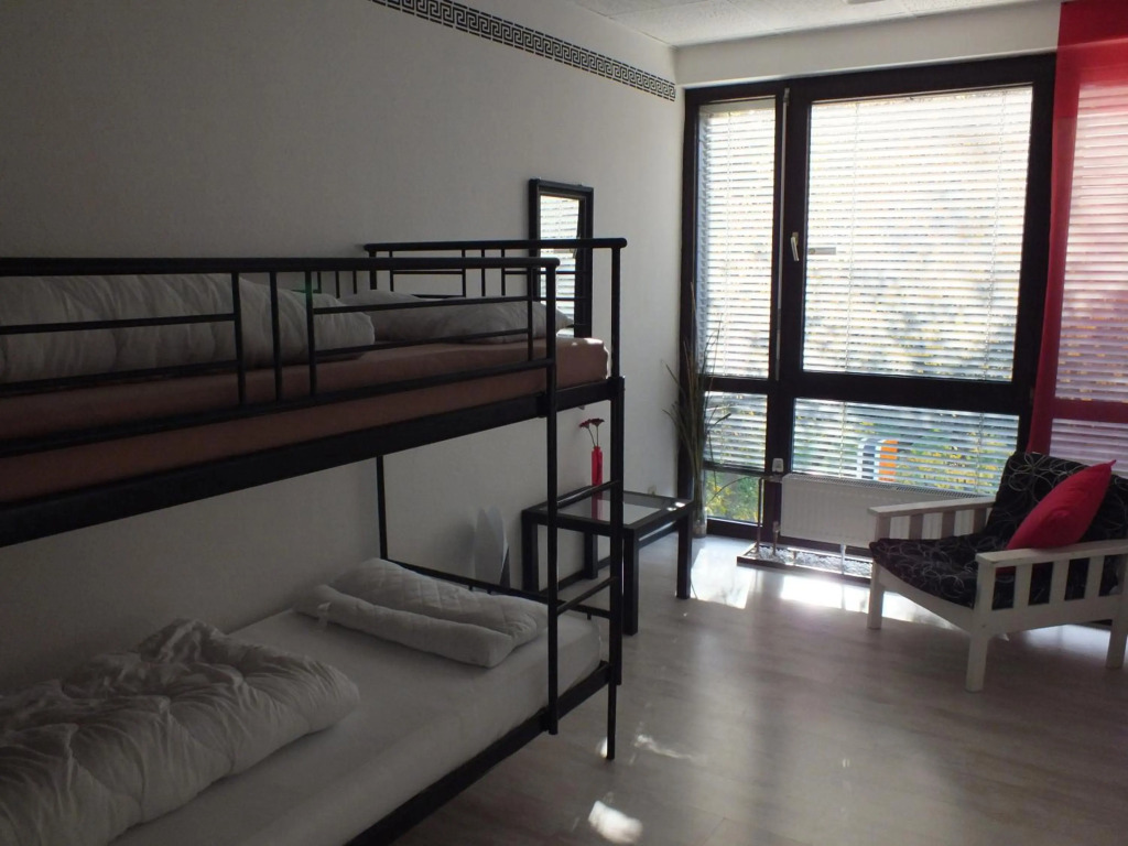 Max Hostel