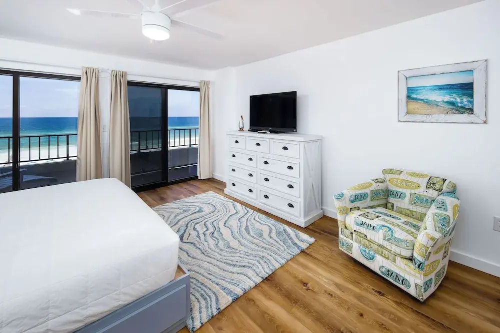 Surf Dweller 406 - The Beachcomber