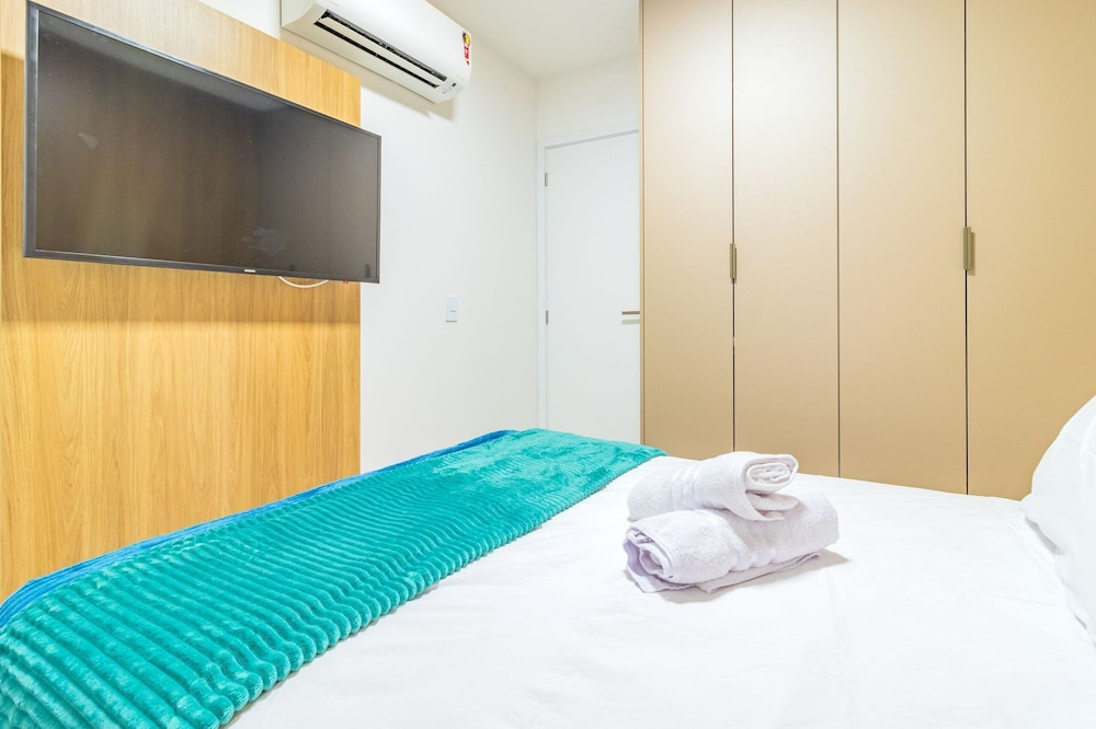 Cais Eco #310 - Ape com Piscina por Carpediem