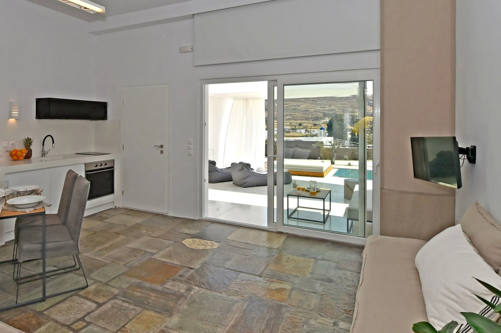 Tinos Blend Suites