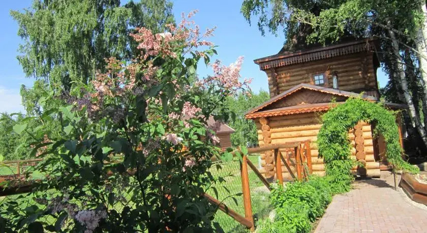 На Озере С Конюшней