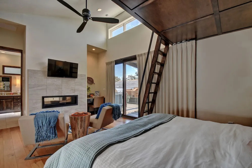 The Reserve at Lake Travis Cabin #12 by RedAwning