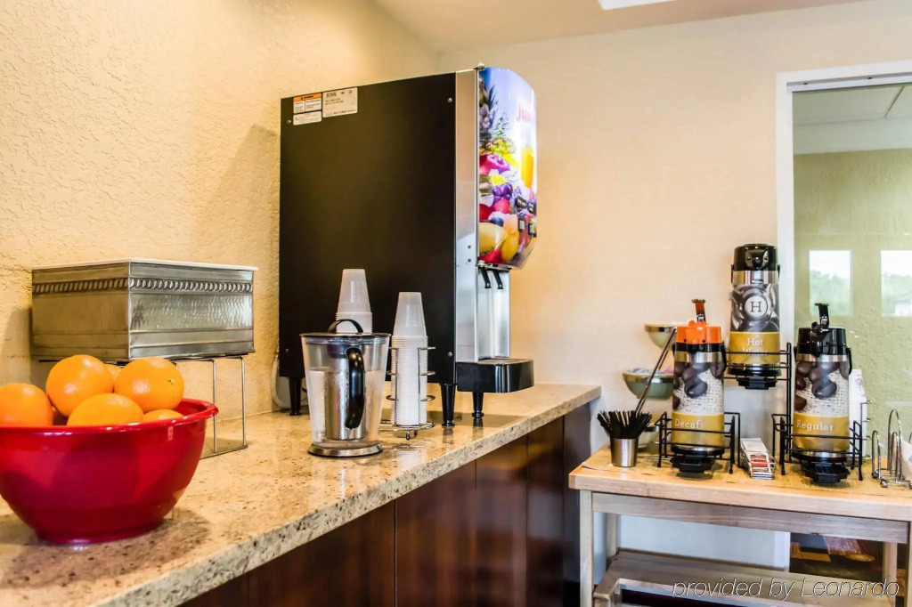 Econo Lodge Tampa near Busch Gardens