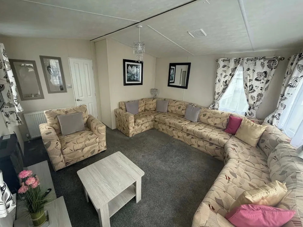 Delightful 2 Bedroom Caravan Manor Park Hunstanton