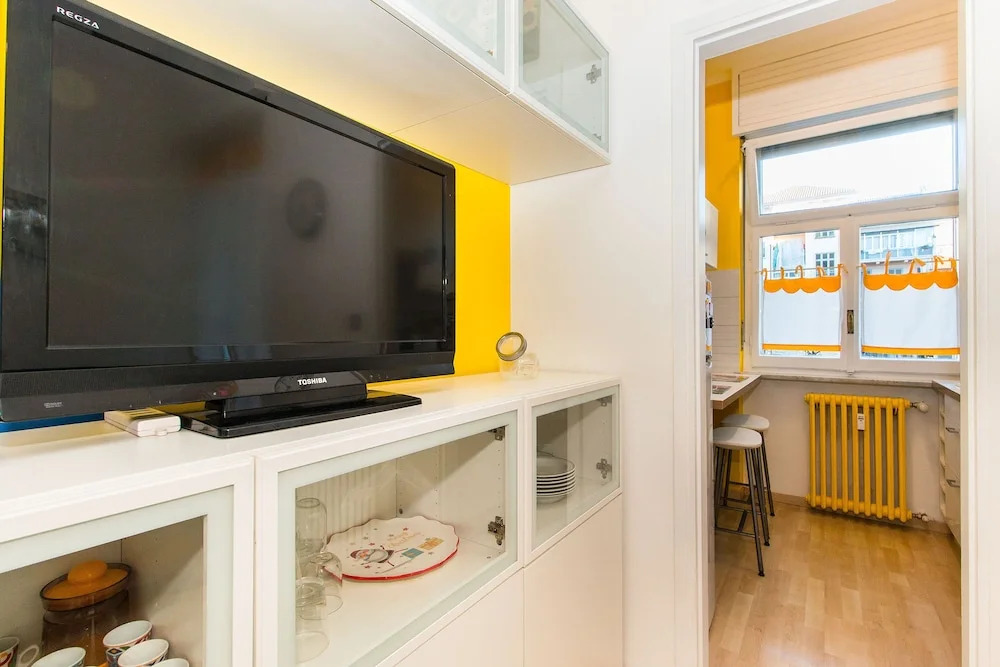 Mm Dante Colorful Apartment