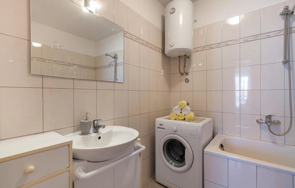 Awesome Home in Kastel Gomilica With Wifi and 3 Bedrooms
