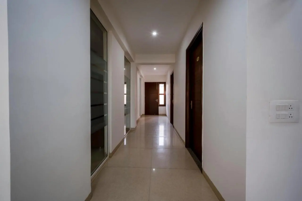 The Palms Inn I Near Medanta Medicity I Sec-38