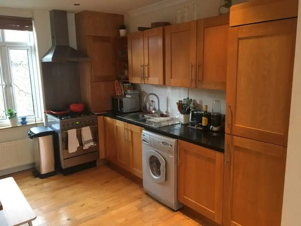 Modern 2 Double Bedroom Flat Near Gloucester Road