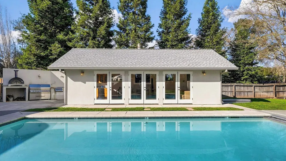 Casa Sonoma by Avantstay Private Pool + Hot Tub + Theater Minutes to Sonoma Plaza + Top Wineries