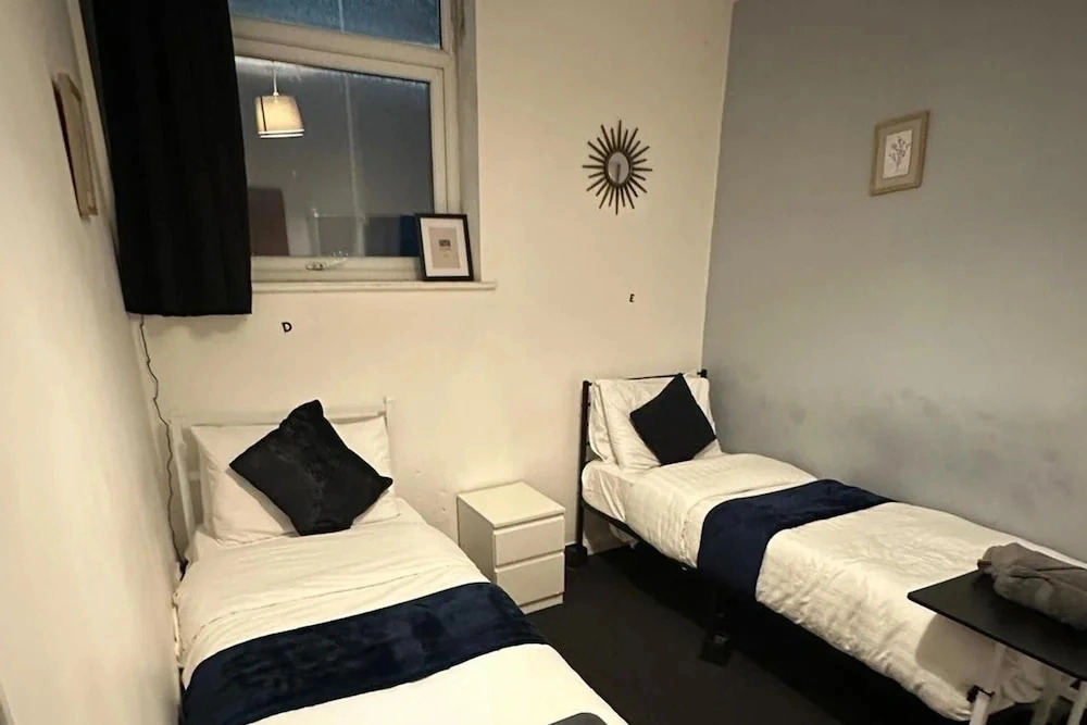 Apartment Sleeps 4 With Parking