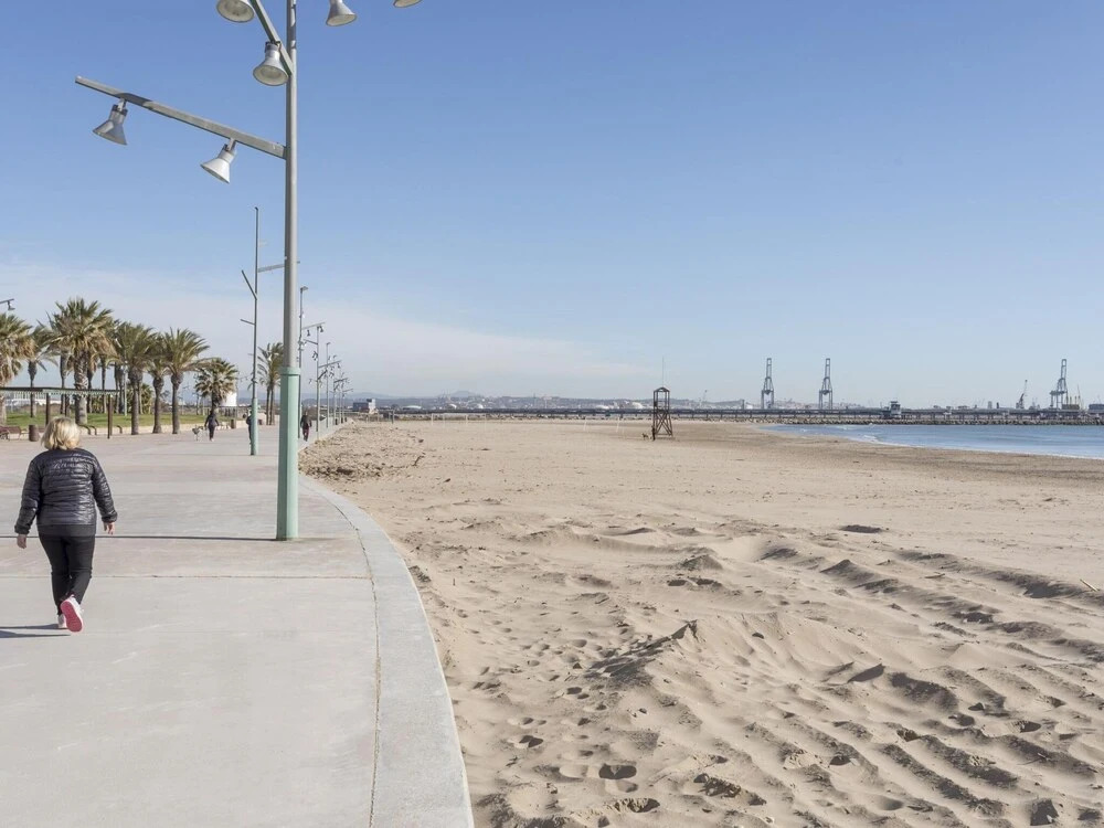 Simplistic Apartment in La Pineda near Sea