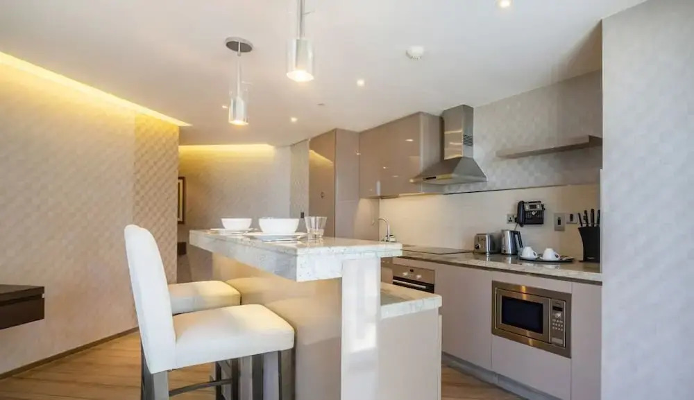 Modern 1BR Near Dubai Frame With City Views