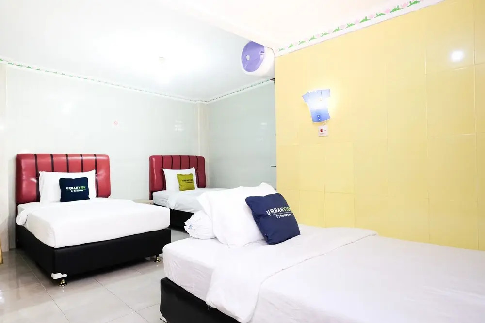 Urbanview Hotel Mawar Sharon near Alun Alun Batu