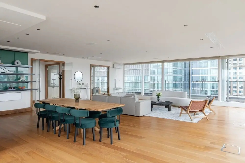 The Canary Wharf Secret - Glamorous 2bdr Flat w Terrace and Parking