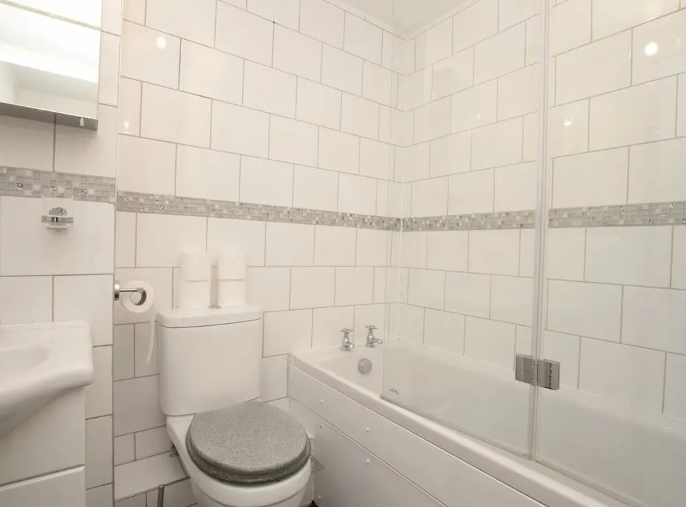 Arma Short Stays - Turner Close