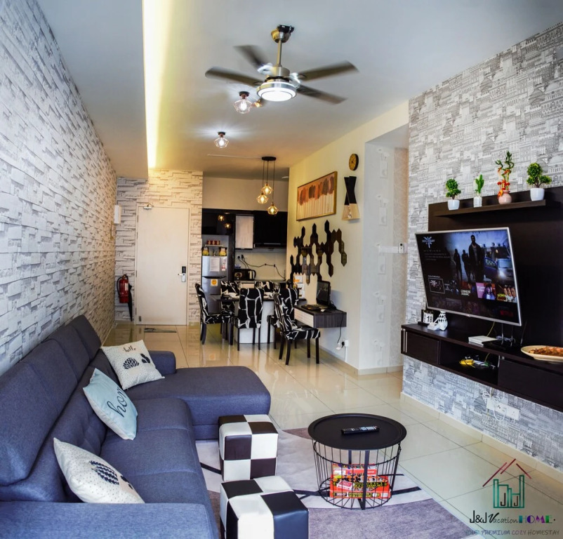 J&J Vacation Home @ Parkland Residences