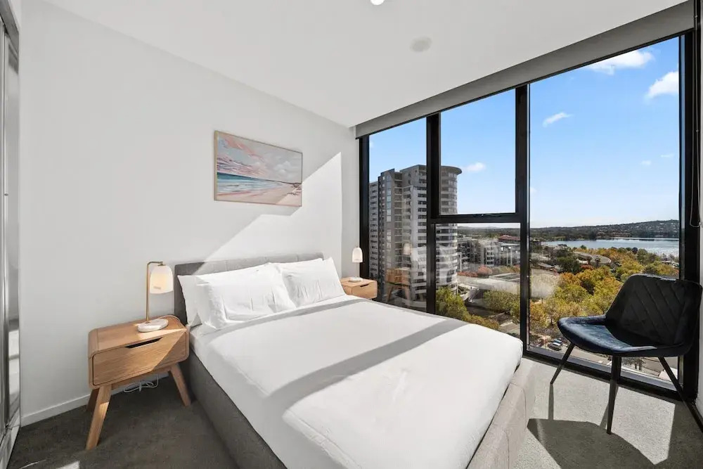 Sleek 2-bed Apartment With Rooftop Garden Access