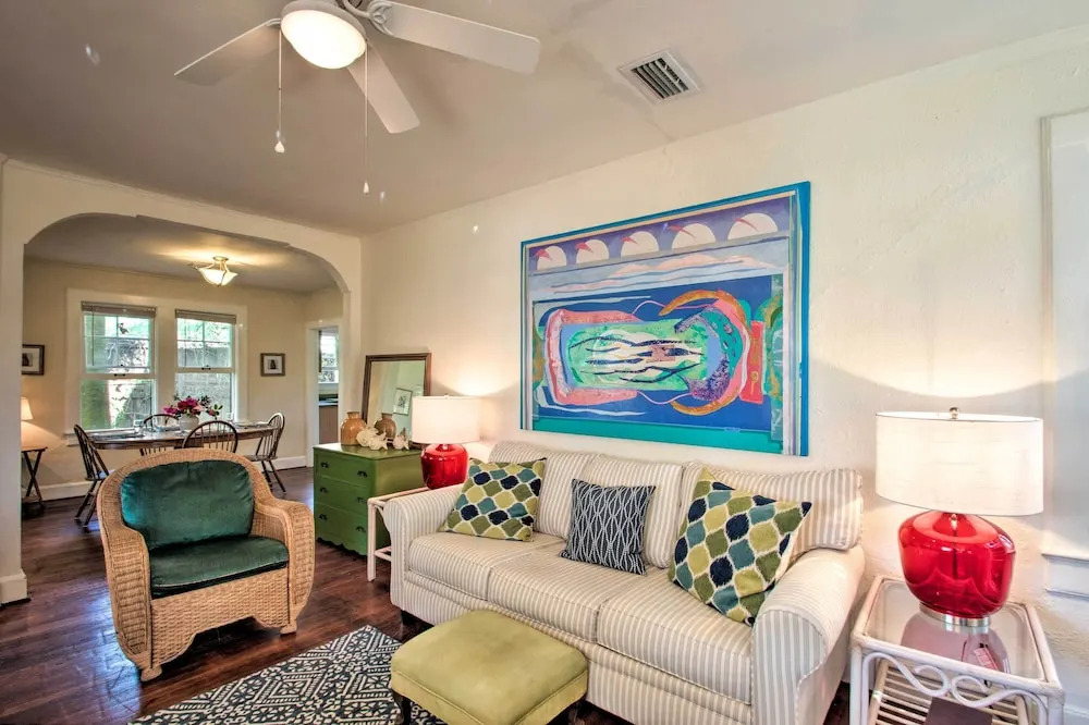 Colorful Pensacola Oasis: 1 Block to Bayview Park!
