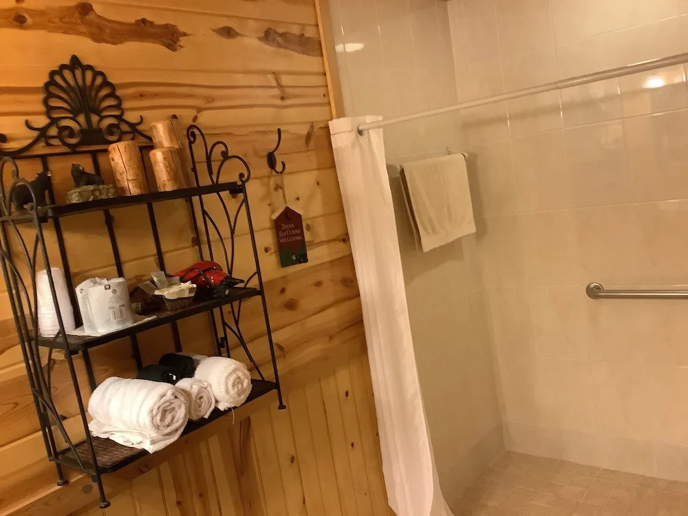 Nacoochee Valley Lodge