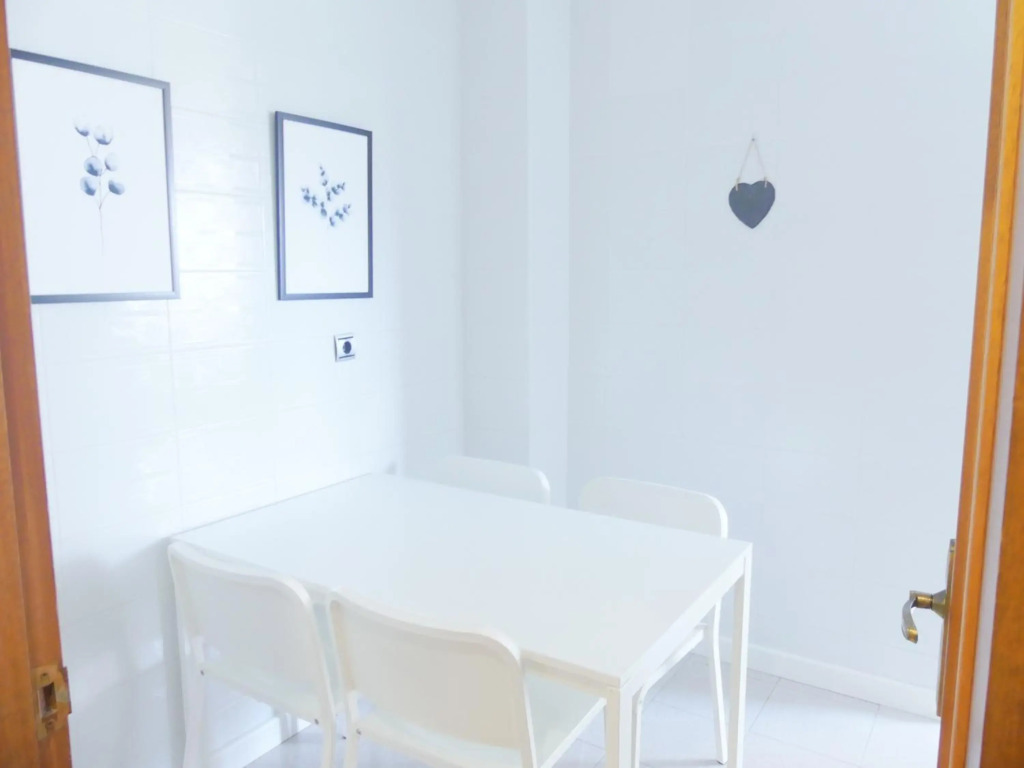 Apartamento luminoso, funcional y amplio en zona hospitalaria