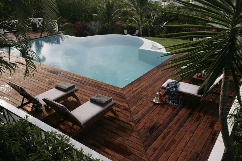 Villa Kessi - Beautiful Caribbean Style Family Villa 3 Bedroom Villa by RedAwning