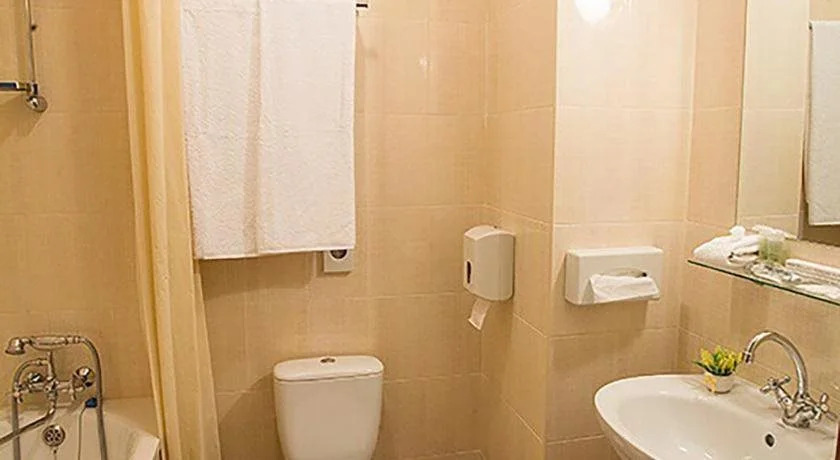 Kapu$ta Hotel