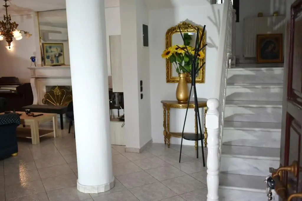 Loft House With View The Town Of Trikala