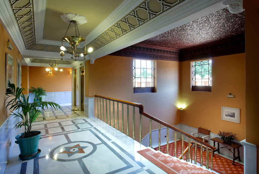 Alhambra Palace Hotel