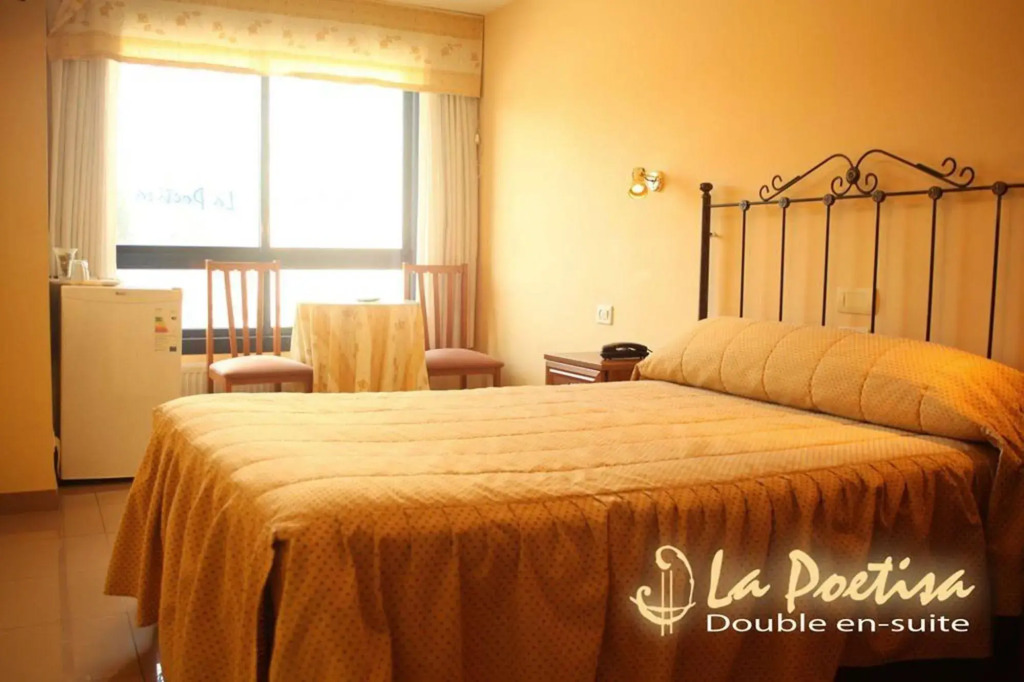 Hostal LA POETISA - Auto Check-in
