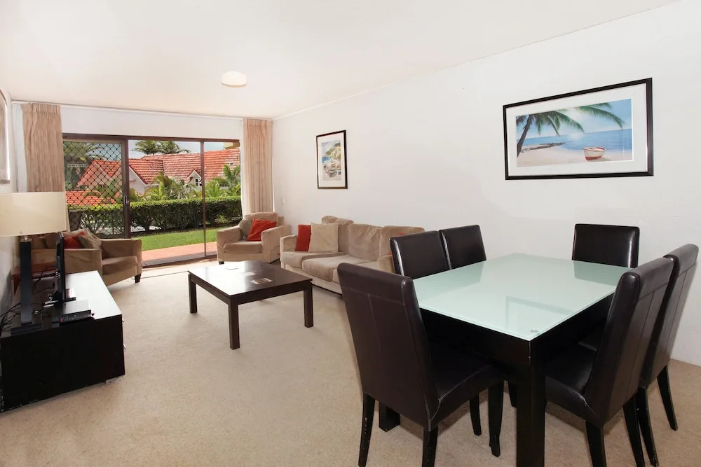 Warroo Apartments