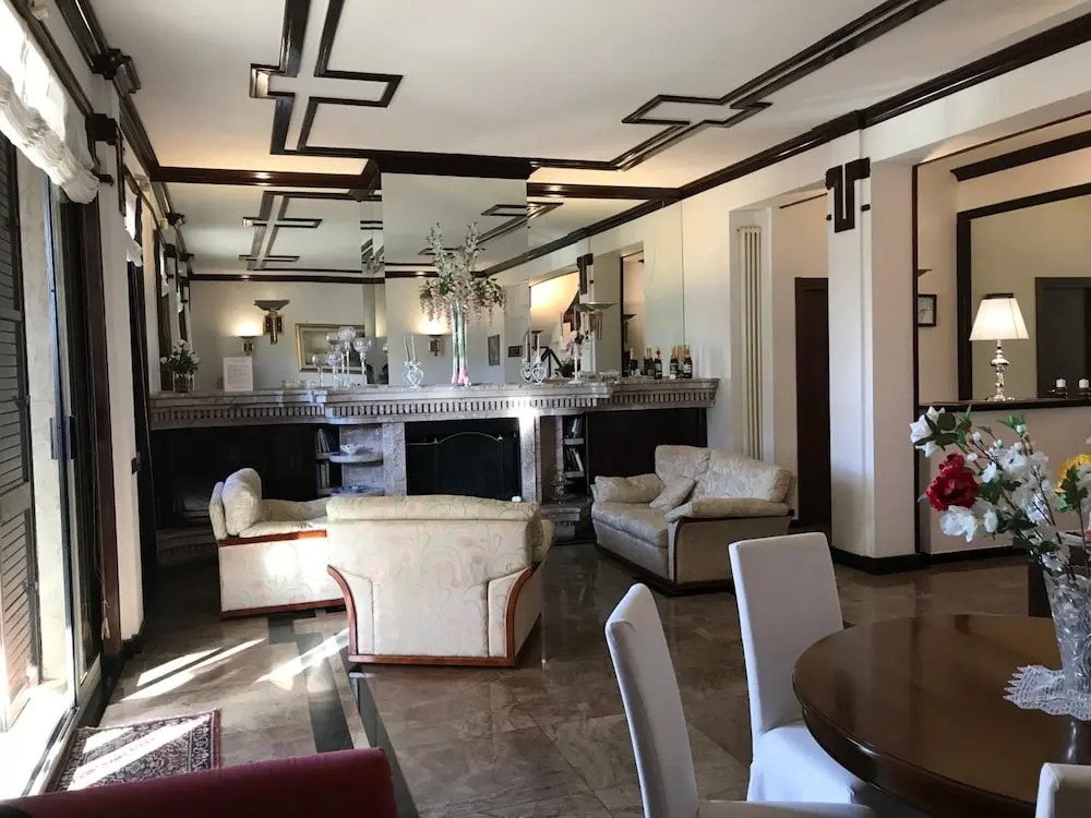La Maison Royale downtown italian breakfast check in until 23 pm