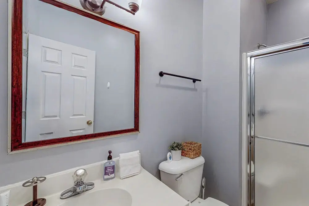 2 BR Condo w/ Shared Pool, Near Outlet Mall