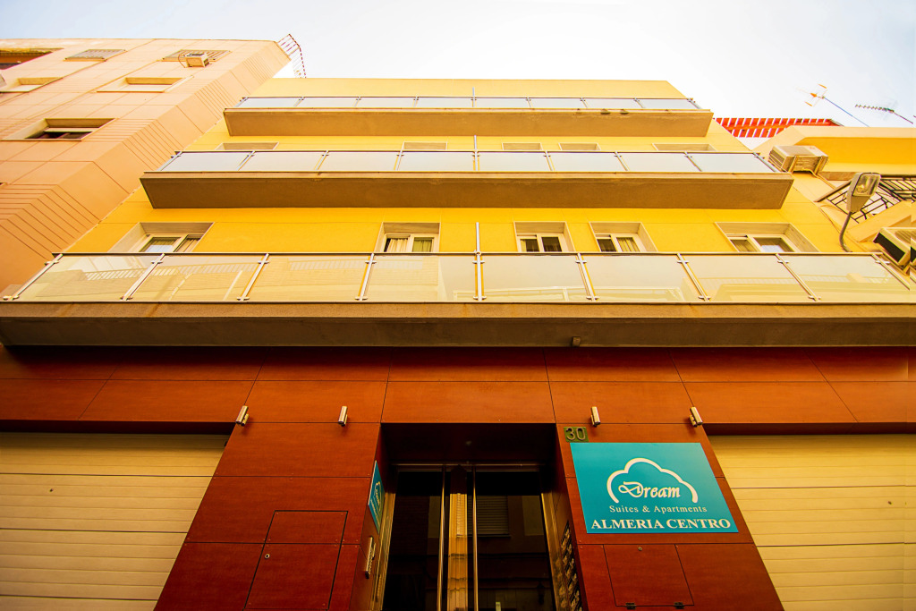 Dream Suites & Apartments Almera Centro