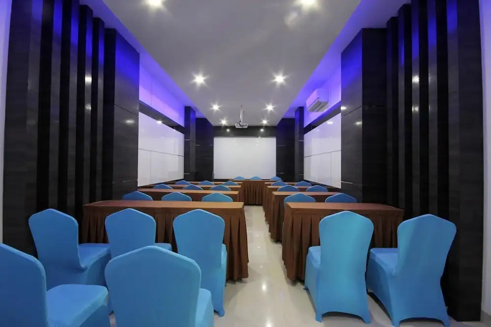 Sky Inn Express Hotel