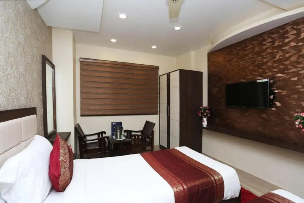 Hotel Aadesh Palace