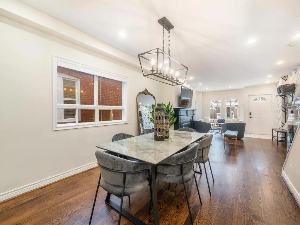 Designer 3Br & 2WR Townhouse