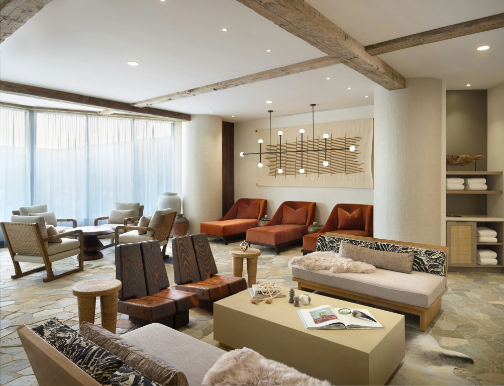 Omni Viking Lakes