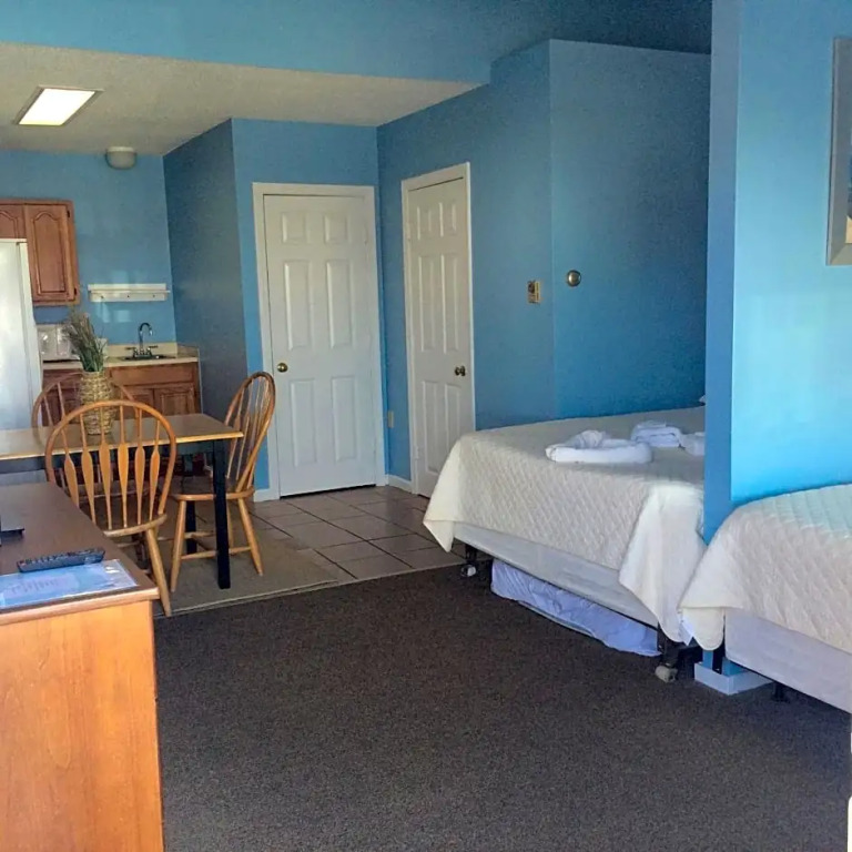 The Oceanic Inn