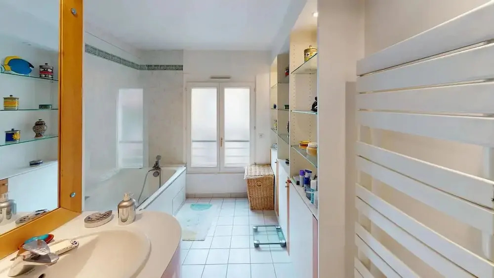 Marais Two Bedroom Haven