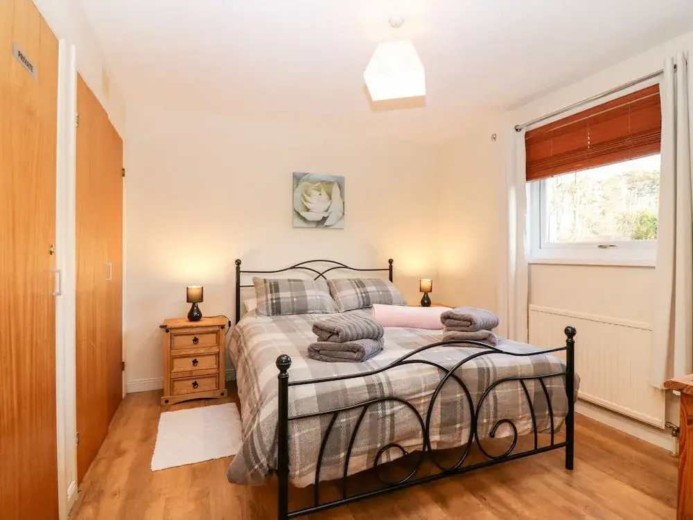 10 Annesley Park