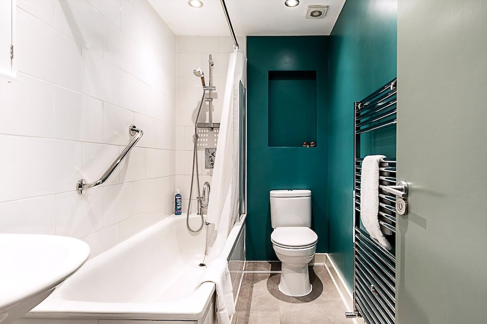 Stylish West Kensington Flat With Character